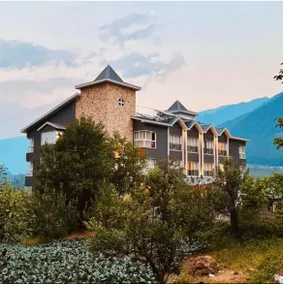 The Voyage Resort - Image 5