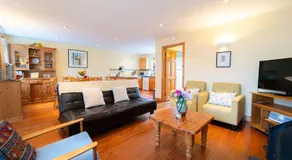 Dingle Town Cottage - Tigh Peig - Image 2