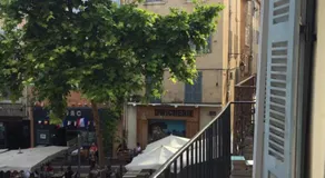 Typique T2 Terrasse situé Quartier Panier Vieux Port - Image 5