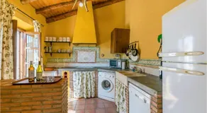 Gorgeous Home In La Cardenchosa With Wifi - Image 3