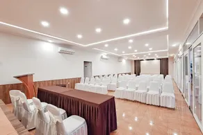 Urbanview Hotel Tridaya Cisarua Puncak - Image 5
