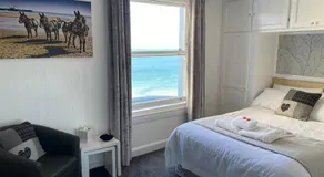 Marine View Guest House - Image 2