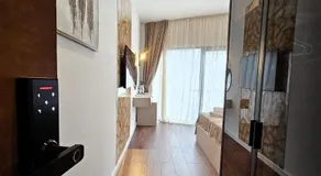 Lolo Luxury rooms & suites - Image 3