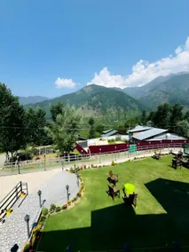 Frosty Mountain Resort - Image 5