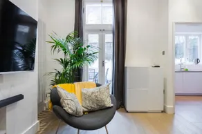 Modern, stylish and luxurious 1 bed flat - Image 3