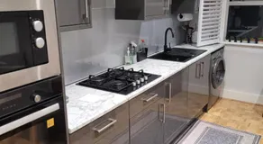 Parkview Apartment - Image 2
