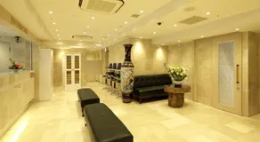 Check in Shijokarasuma - Image 2