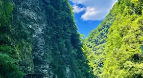 Zhangjiajie Grand Canyon Hotel - Free pick-up from the Grand Canyon Glass Bridge Scenic Area to the hotel - Paid equestrian show - About 25 minutes drive to the Forest Park Scenic Area-Luggage storage - Image 4