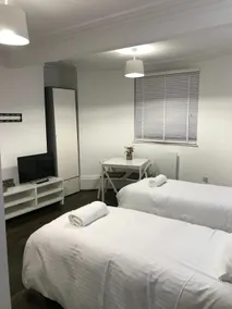 Contractor Luxury Studio Apartment - Image 2