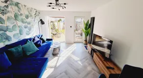 Beautiful 2bed house with garden, walking distance to town - FREE parking - Image 2
