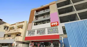 OYO Flagship 70281 Hotel Rishabh Inn - Image 3
