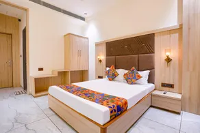 FabHotel Prime Shree Palace - Image 2
