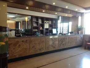Tianan Business Hotel - Image 4