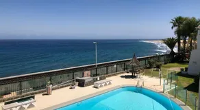 Appartement entièrement équipé avec piscine, internet haut débit et jardin | Vue plage | À côté de la plage | Idéal pour le télétravail - Image 3