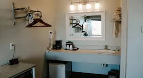 Berlin Village Inn - Image 2