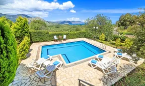 Mare Blue Villas Heated Pool - Image 4