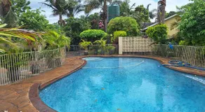 Ashley's 6 Bedroomed Guest House - Image 3