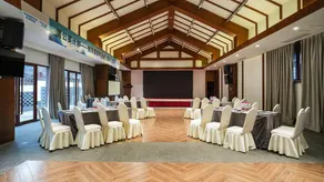 Qiyunshan Yuehua Resort Hotel (Qiyunshan Mountain Ecological And Cultural Tourism Zone) - Image 4