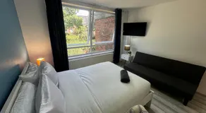 TOTTENHAM VELVET Suites - Image 4