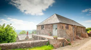 Tilbury Shepherd Huts & Holiday Cottages with Hot Tubs - Image 5