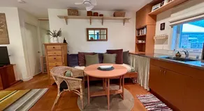 Studio Cedar Guest Cottage - Image 3