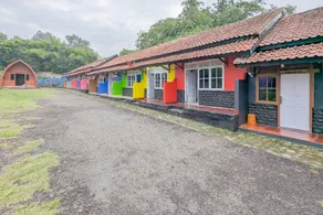 RedDoorz Resort at Ciater 3 - Image 2