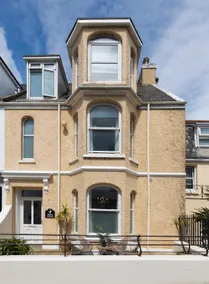 Eden House - Image 2