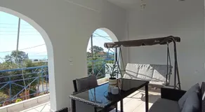 Cozy Seaside Home in Petalidi - Image 2