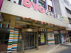 6+1 Hotel - Image 1