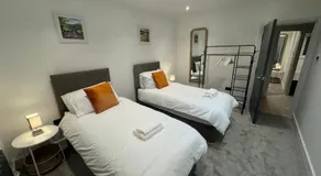 Modern 3bed, Garden, Surbiton St - Image 2
