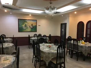 Paradise Hotel - Image 4