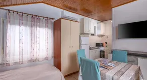 Studio Apartment Iva - Image 5
