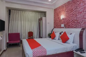 Hotel Tushar - Image 2