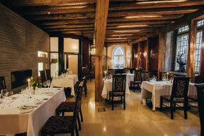 The Three Sisters Hotel - Image 4