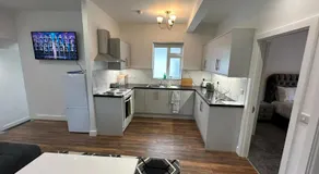 Modern design residence - Image 4