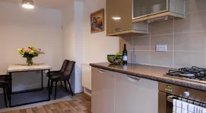 Spacious 4-Bedroom House in Aylesbury Ideal for Contractors Professionals or Larger Families - Image 5