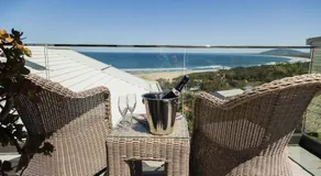 NANNY and POPPYS BEACH HOUSE Gerroa 4pm check out Sundays - Image 2