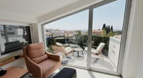 Sunny House - Image 2