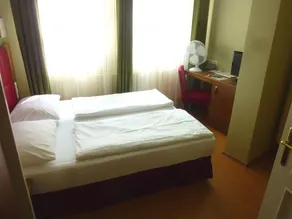 Hotel Elefant - Image 2