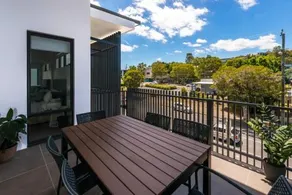 Round About Bulimba - Executive 3BR Bulimba apartment near Oxford St shops and restaurants - Image 1