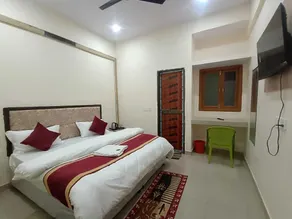 Hotel O Home HOTEL SIYA BIHARI Homestay - Image 2
