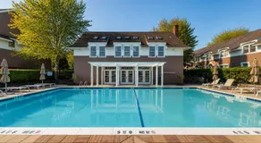 Hampton Bays Townhouse - Pool Beach Access - Image 2