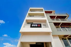 SPOT ON by OYO Hotel Happy Stay - Image 5