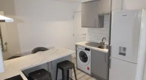 4 bed 2 bath House in medway - Image 2