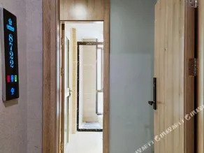 Live in A Fashionable Hotel - Image 5
