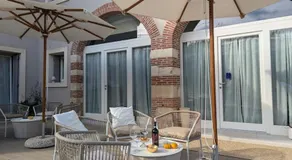 Domus MEA - Breakfast Included! - Image 3