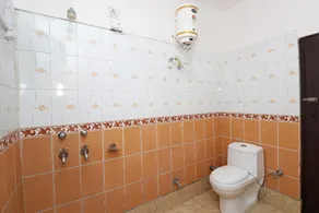 OYO 24795 Hills Ascot - Image 3
