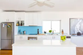 Beachfront Luxury 3 Beds with Ocean View Balcony - Image 5