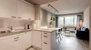 Belmont- Apartment Haus - Image 2