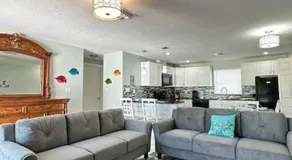 697 NEAR BEACH, FENCED DOGGIE Area, COZY BEACH HOME, LARGE DRIVEWAY - Image 3
